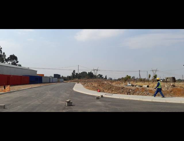 1,225M² WAREHOUSE FOR SALE IN CITY DEEP